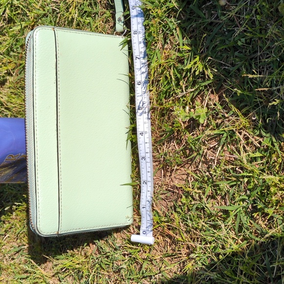Kate Spade Mint Continental Zip Around Wallet CALLOUTS - Picture 3 of 15